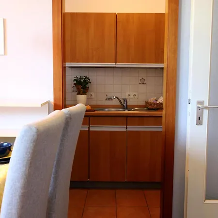 Gemuetliches 2-zimmer-appartement Mit Balkon.